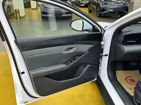 BYD Qin L 2025