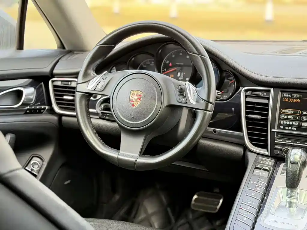 Porsche Panamera 2012 — фото 10