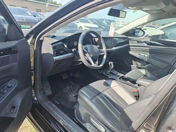 Volkswagen Passat 2024
