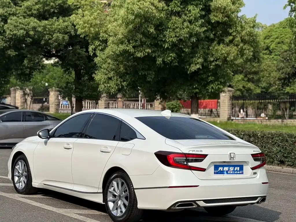 Honda Accord 2023 — фото 17