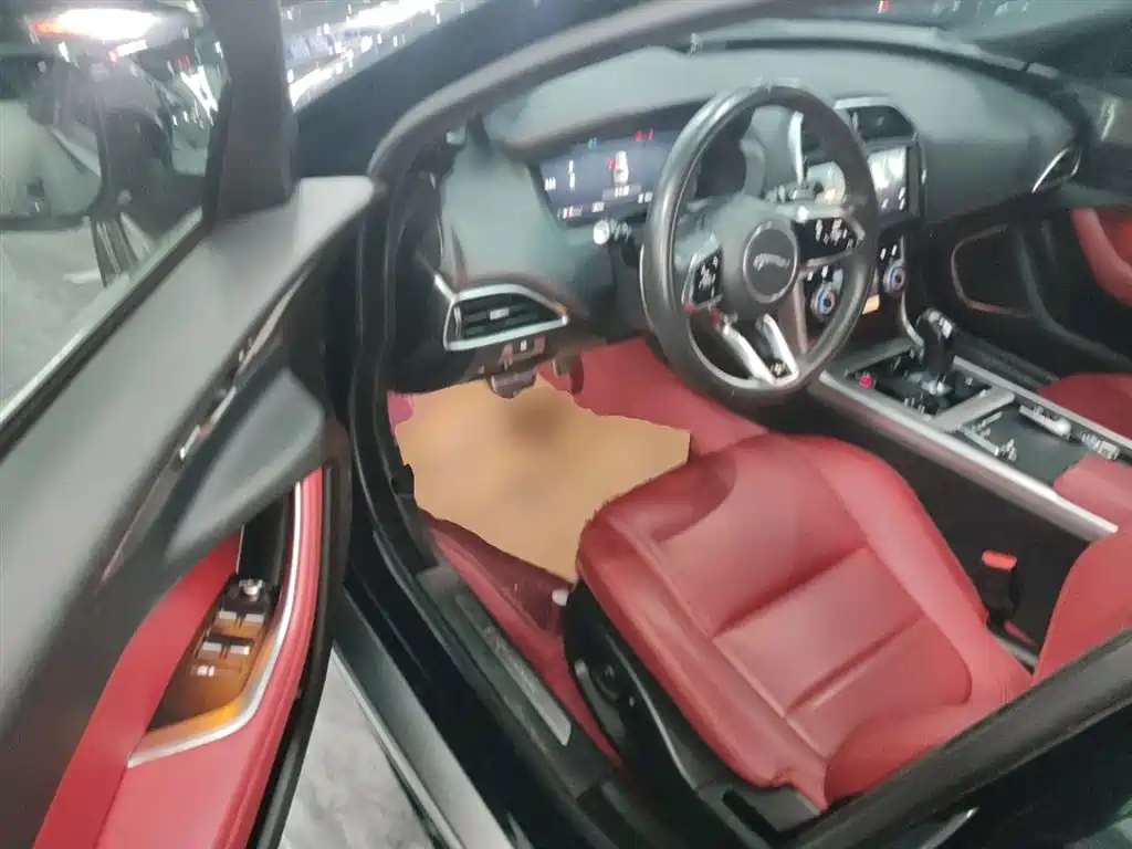 Jaguar XEL 2023 — фото 16