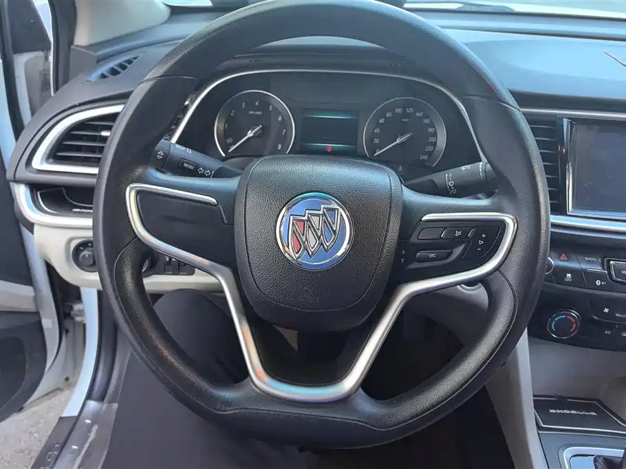 Buick Excelle 2015 — фото 15