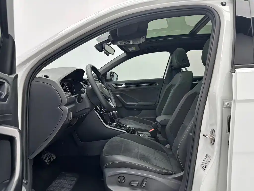 Volkswagen T-Roc 2022 — фото 4