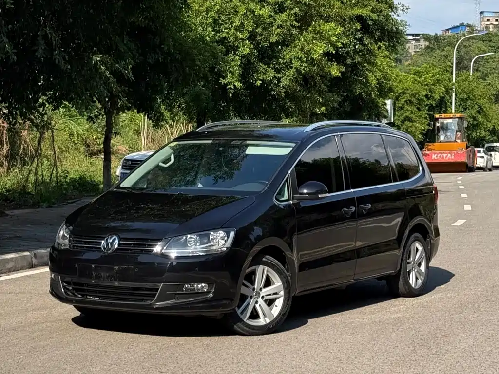Volkswagen Sharan 2017 — фото 1