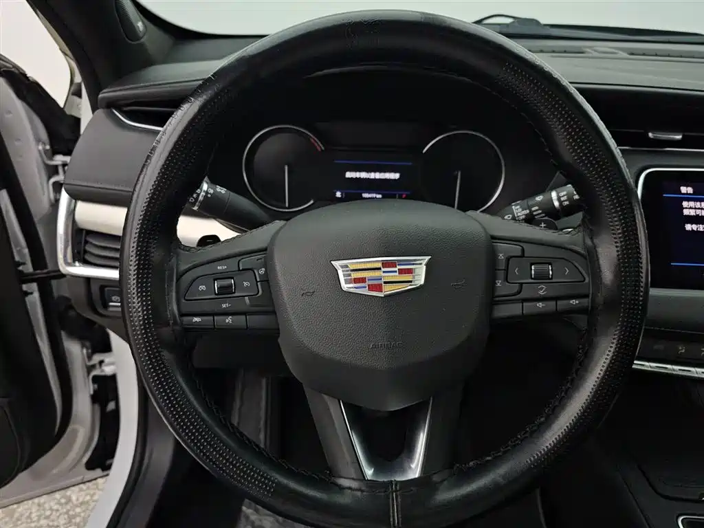 Cadillac XT4 2019 — фото 10