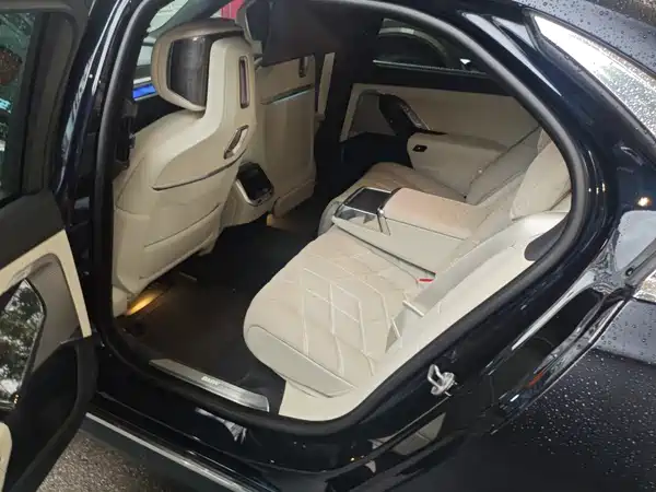 BMW 7 Series 2023