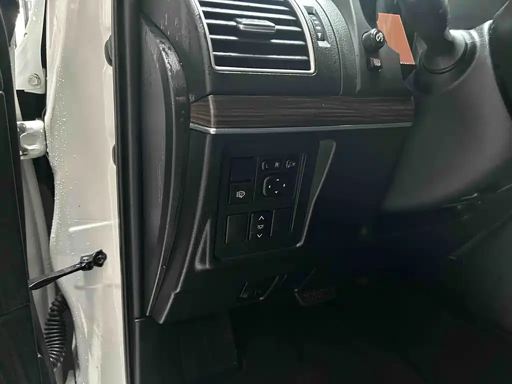 Toyota Prado 2018 — фото 8