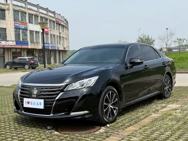 Toyota Crown 2018