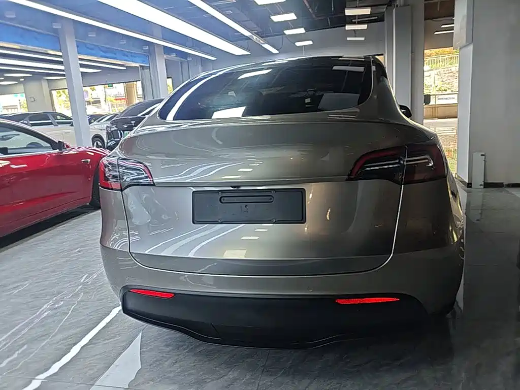 Tesla Model Y 2022 — фото 6