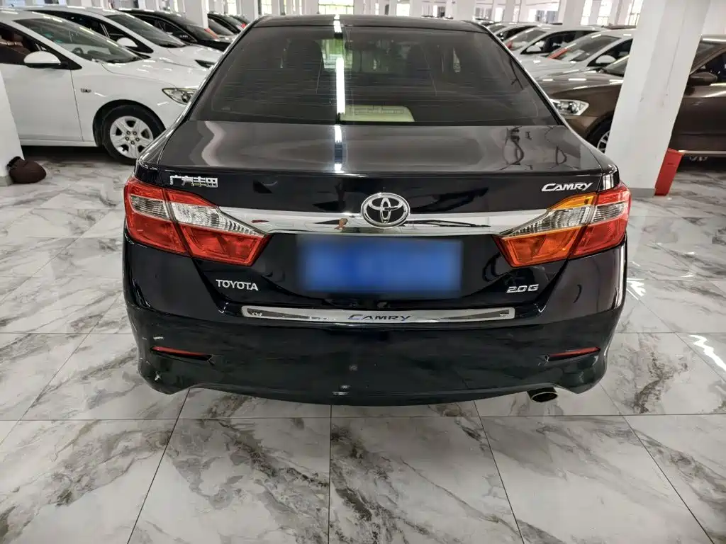 Toyota Camry 2014 — фото 6