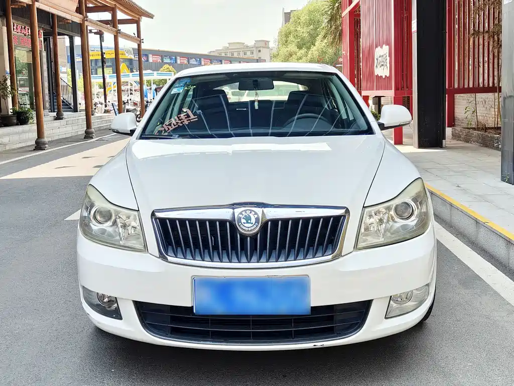 Skoda Octavia 2013 — фото 2