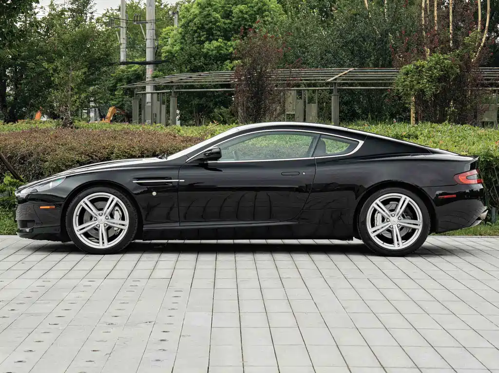 Aston Martin DB9 2009 — фото 7