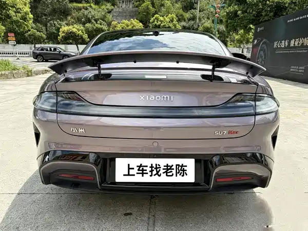Xiaomi SU7 2024