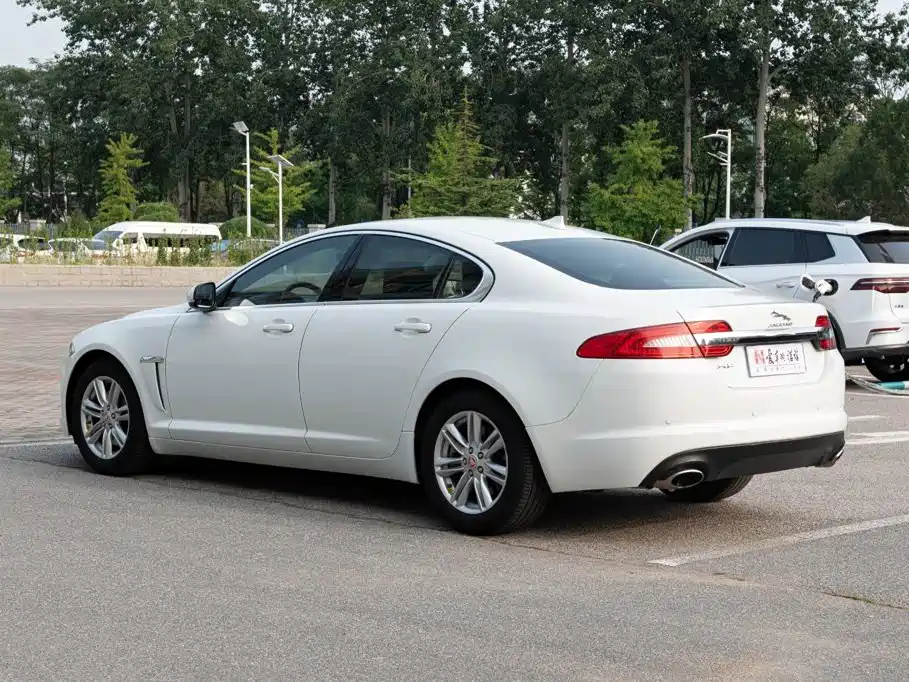 Jaguar XF 2014 — фото 3