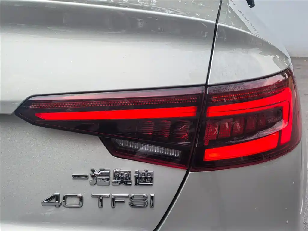 Audi A4L 2018 — фото 18
