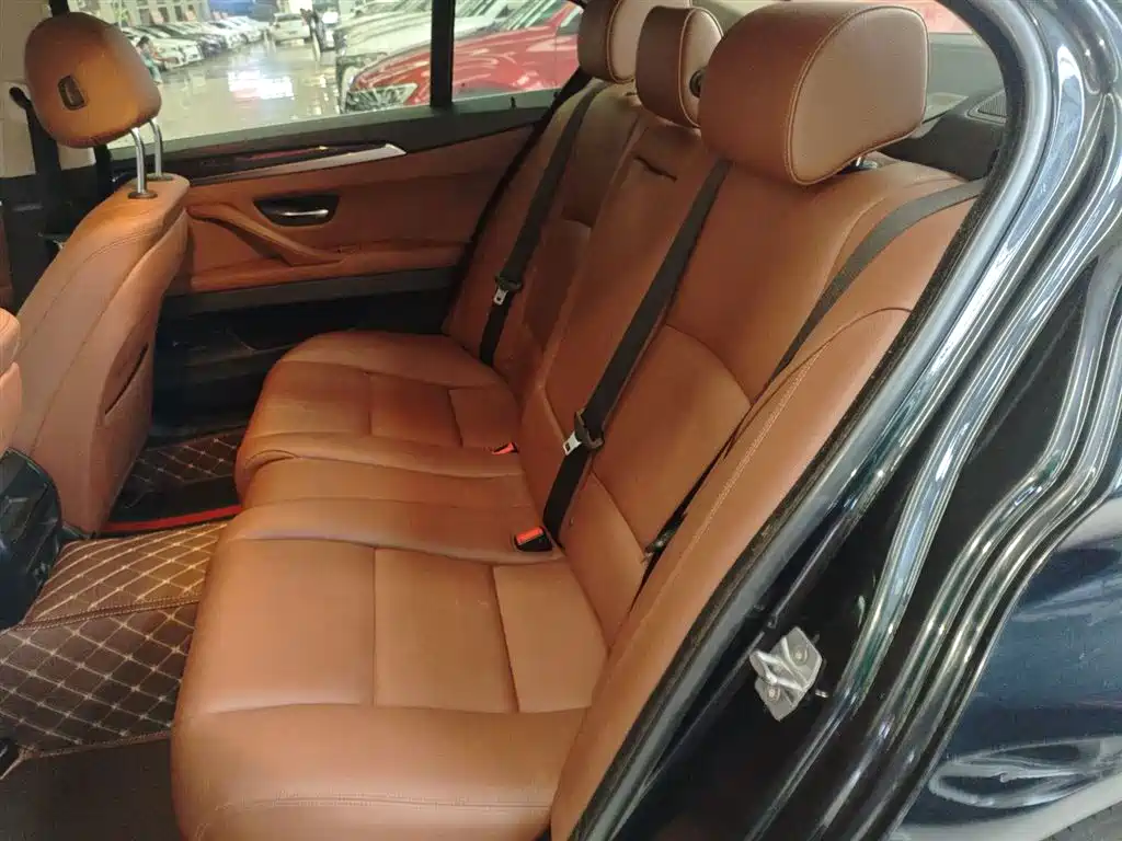 BMW 5 Series 2015 — фото 14