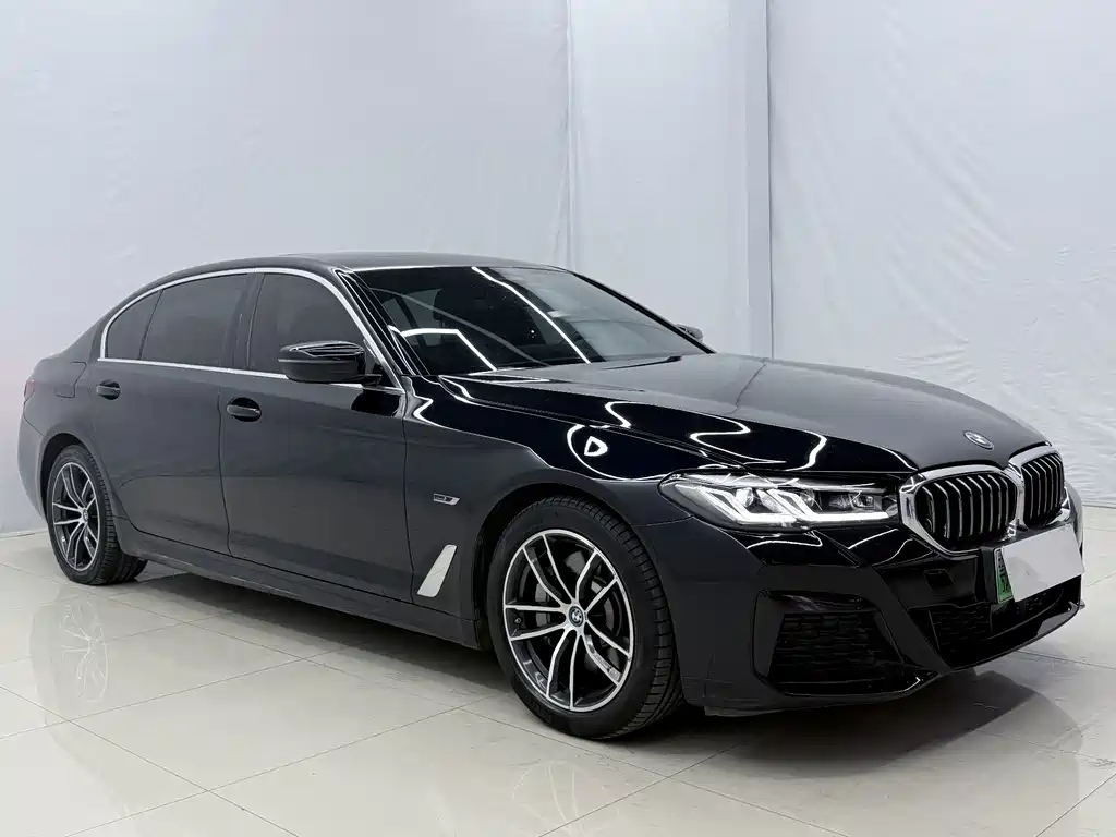 BMW 5 Series New Energy 2023 — фото 3