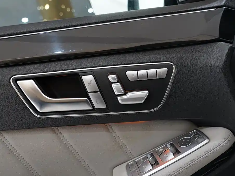 Mercedes-Benz E-Class 2013 — фото 12