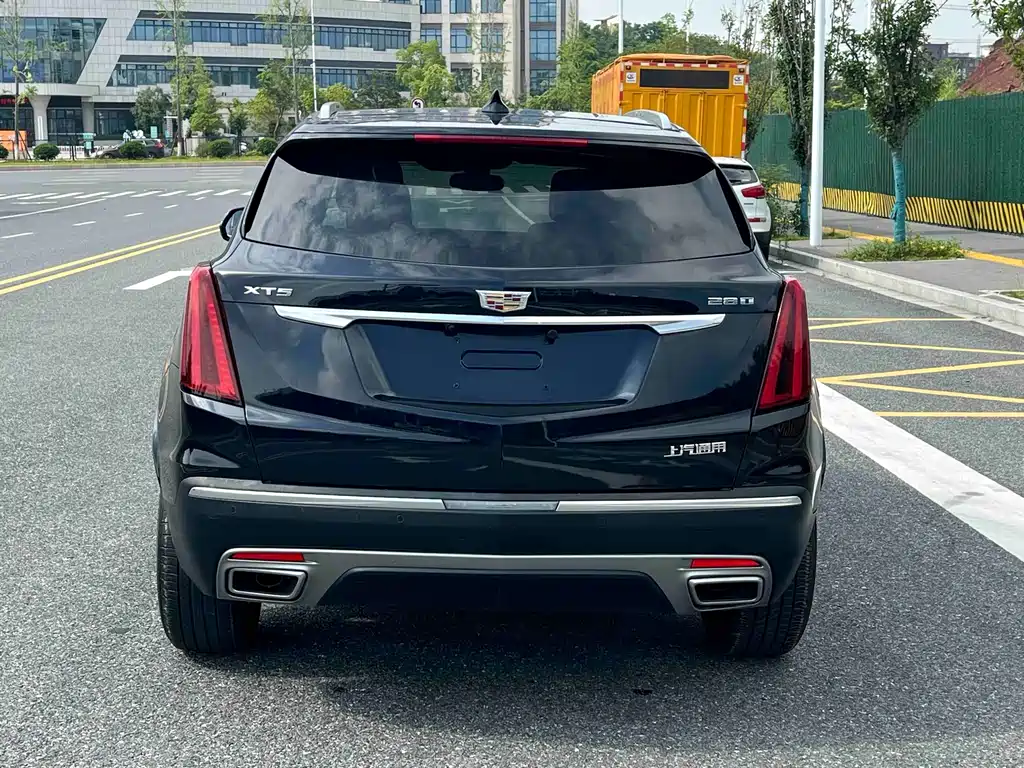 Cadillac XT5 2021 — фото 5