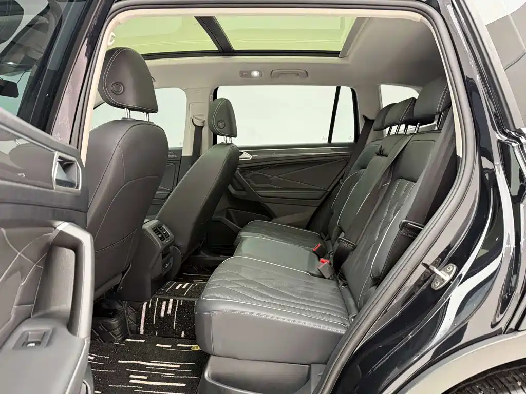 Volkswagen Tiguan L 2024 — фото 19