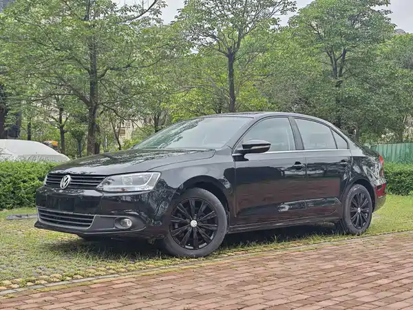 Volkswagen Sagitar 2015