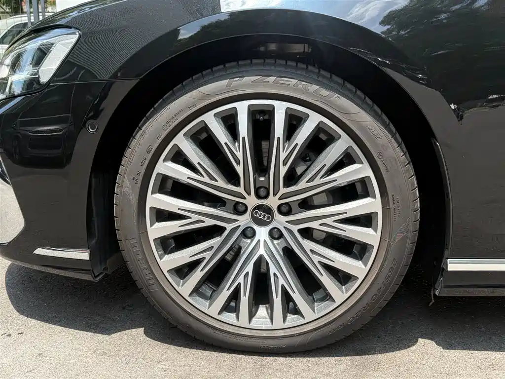 Audi A8 2025 — фото 21