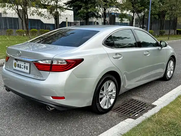Lexus ES 2013