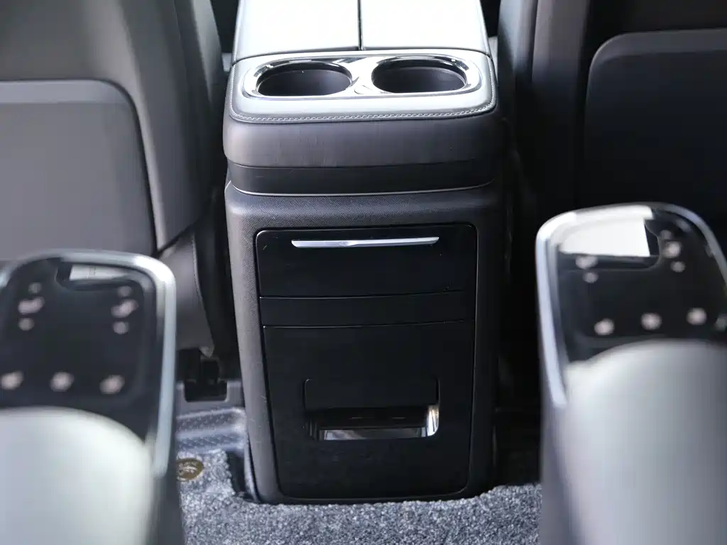 GAC Motor Trumpchi M8 2023 — фото 15