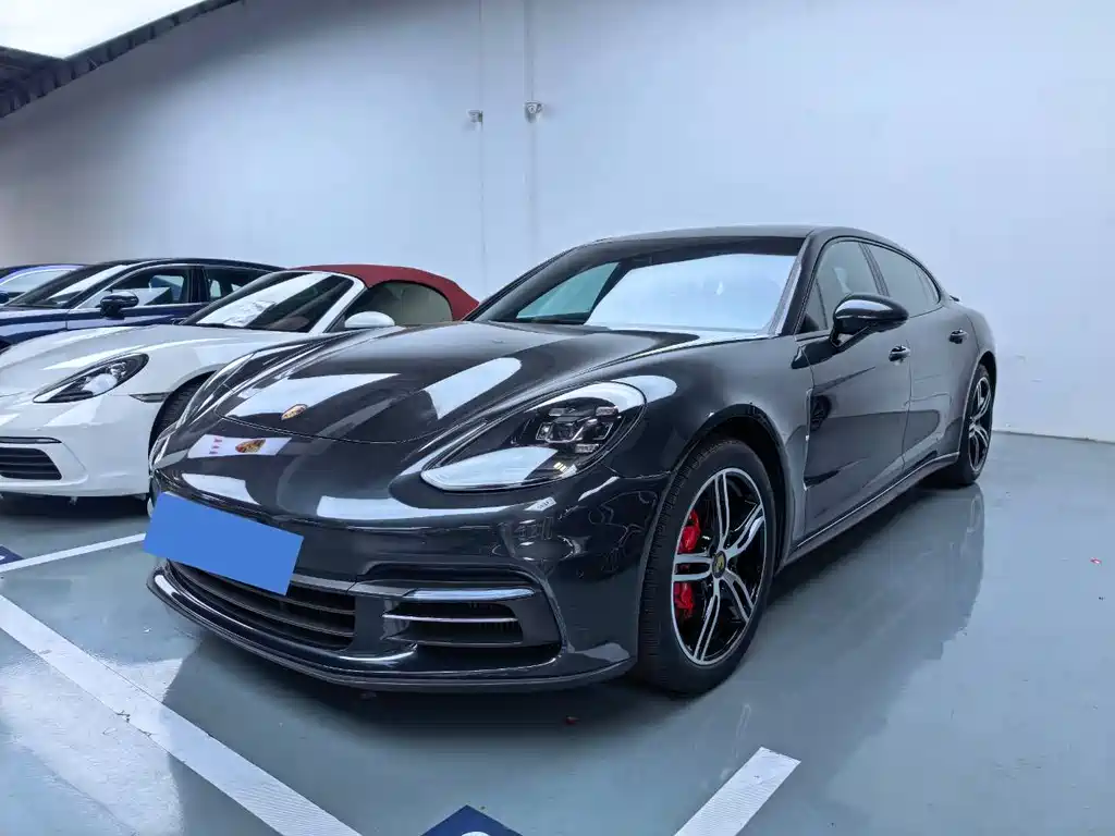 Porsche Panamera 2020 — фото 1