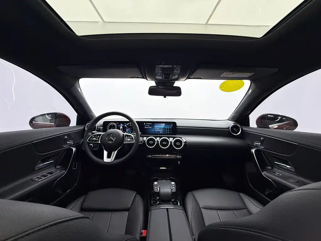 Mercedes-Benz A-Class 2022 — фото 9