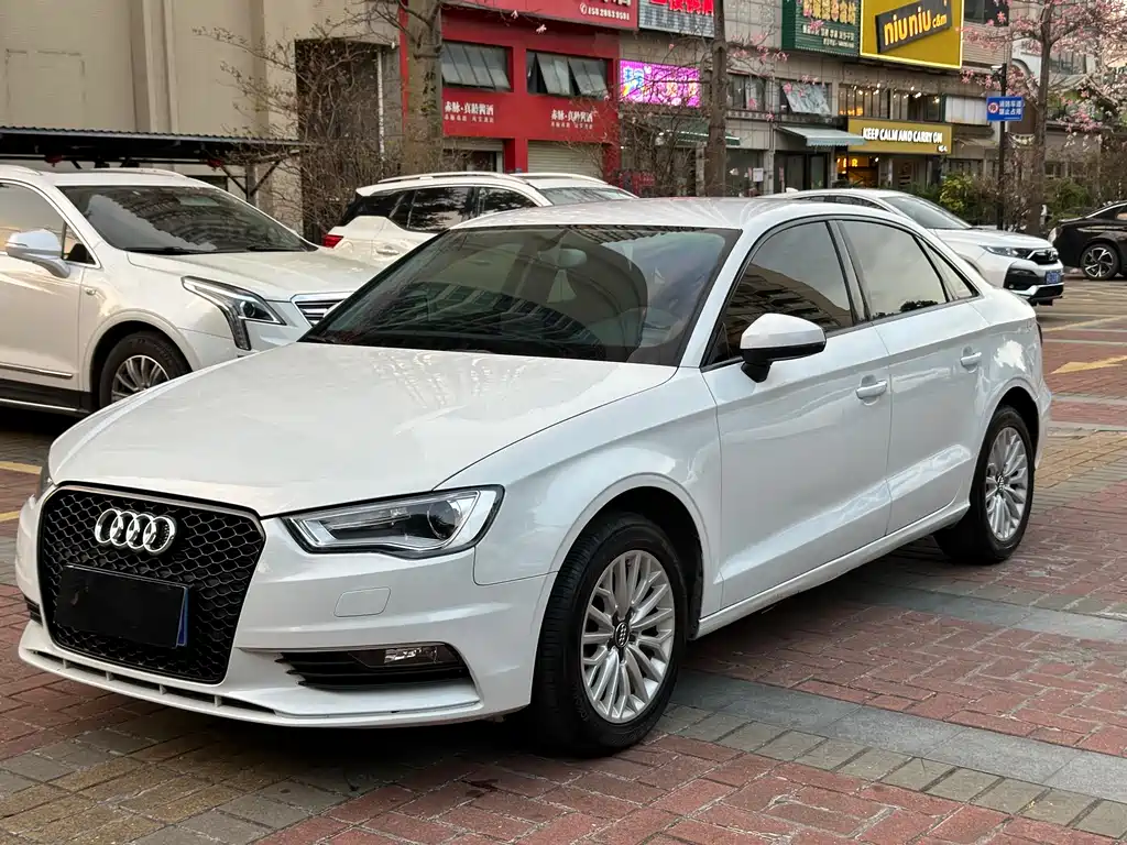 Audi A3 2015 — фото 2