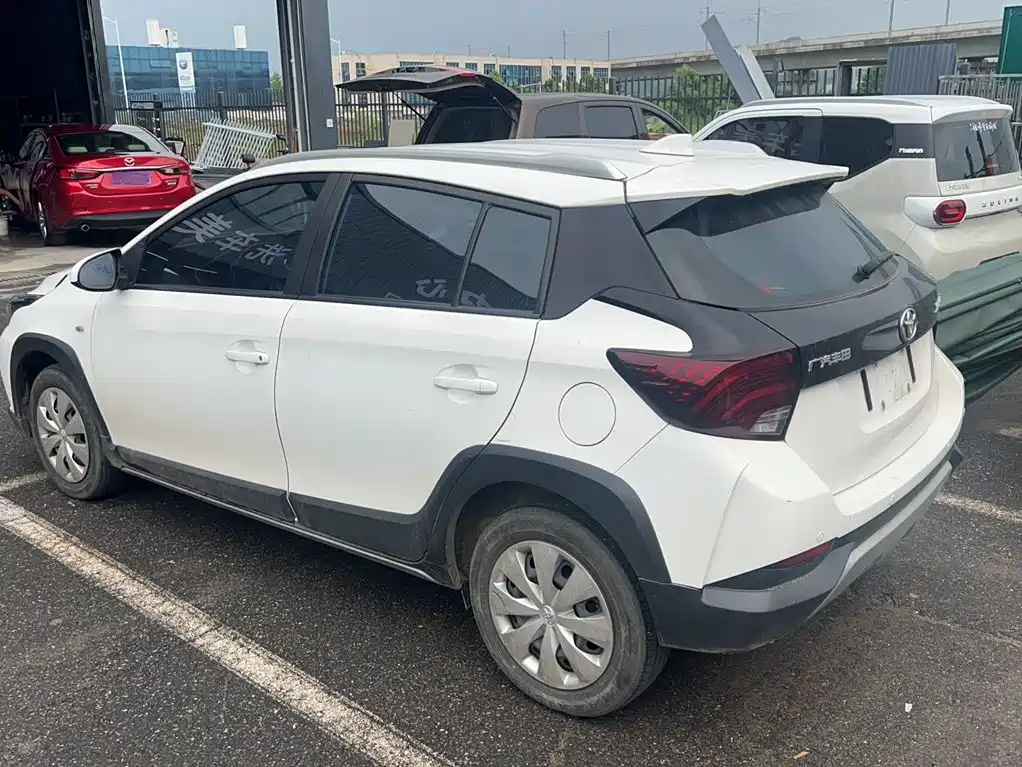 Toyota Yaris L 2023