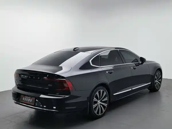 Volvo S90 2023