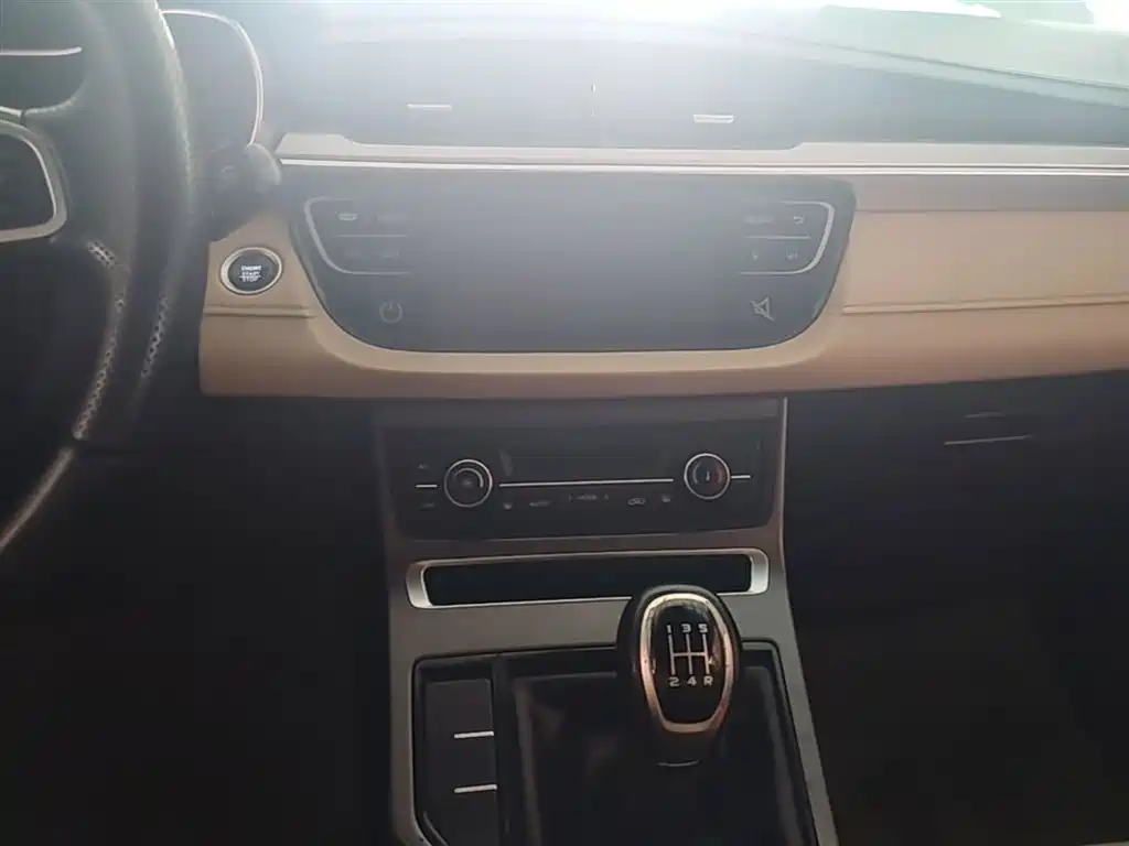 Geely Emgrand 2018 — фото 13