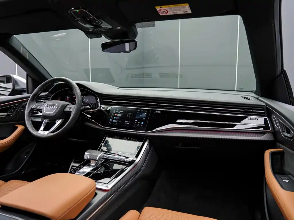 Audi RS Q8 2024 — фото 19