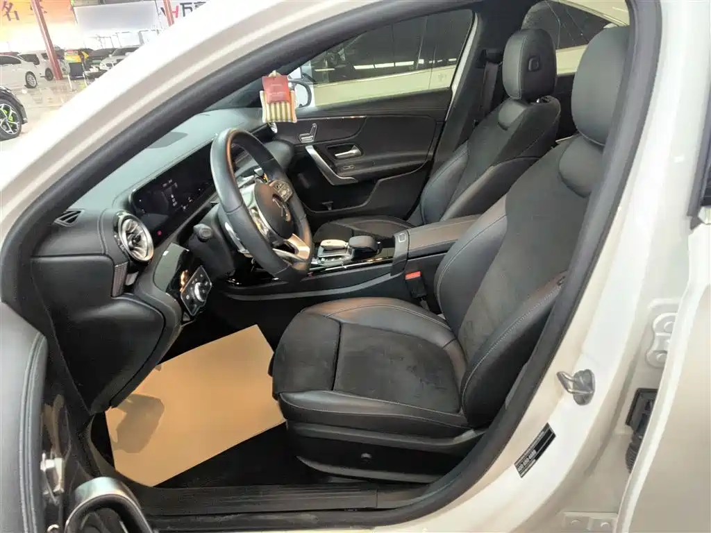Mercedes-Benz A-Class 2025 — фото 15