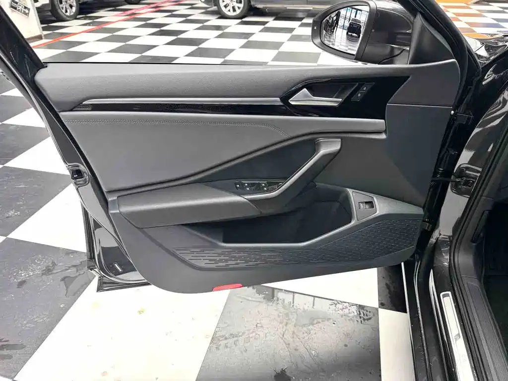 Volkswagen Sagitar 2021