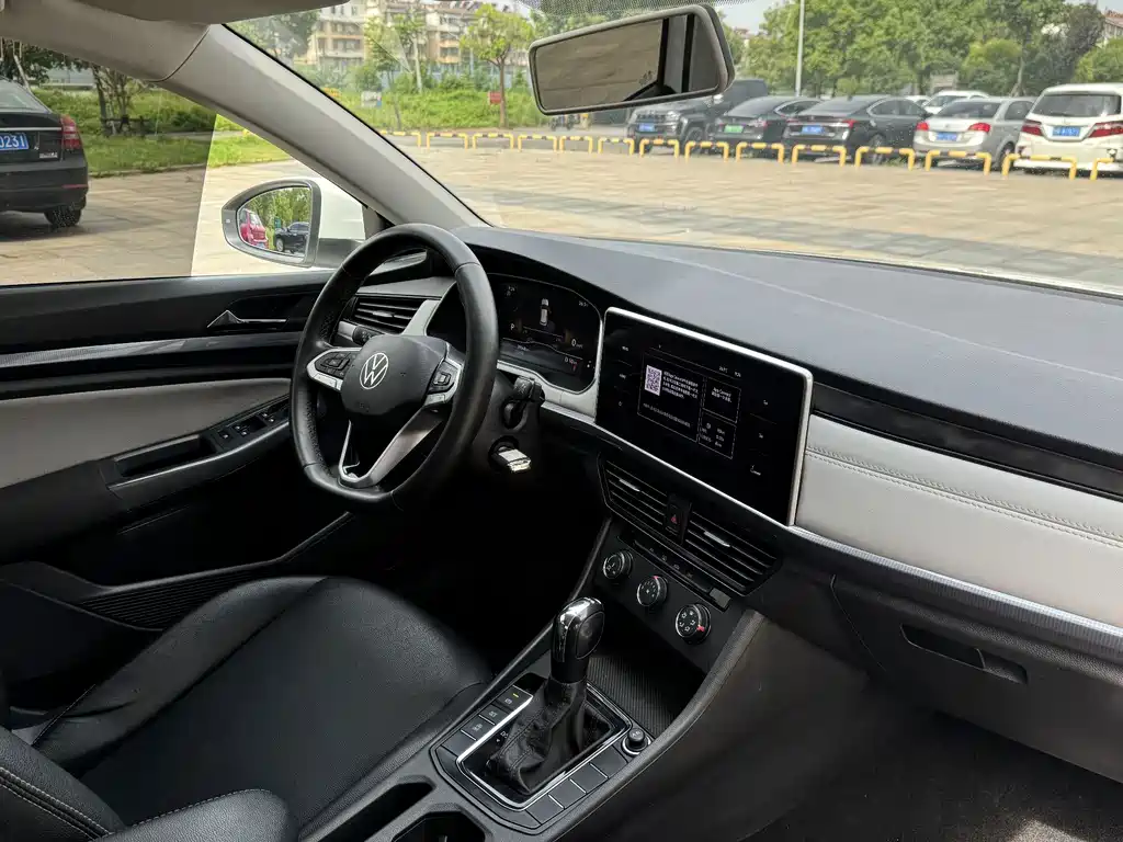 Volkswagen Bora 2024