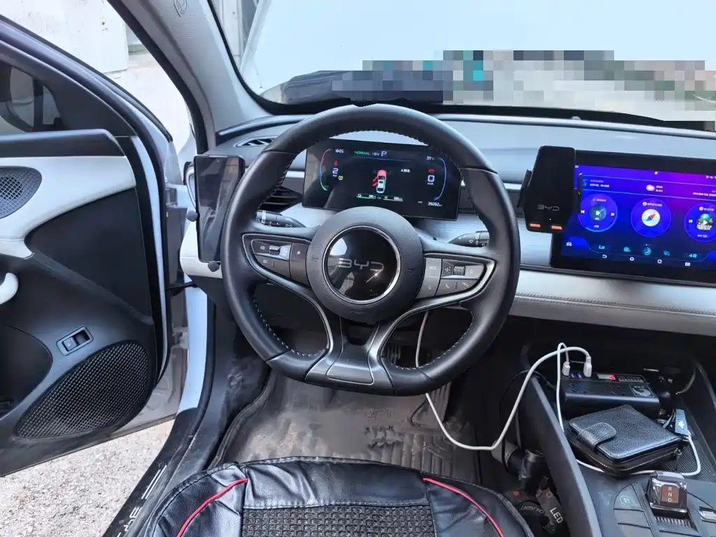 BYD Seal 05 DM-i 2025 — фото 3