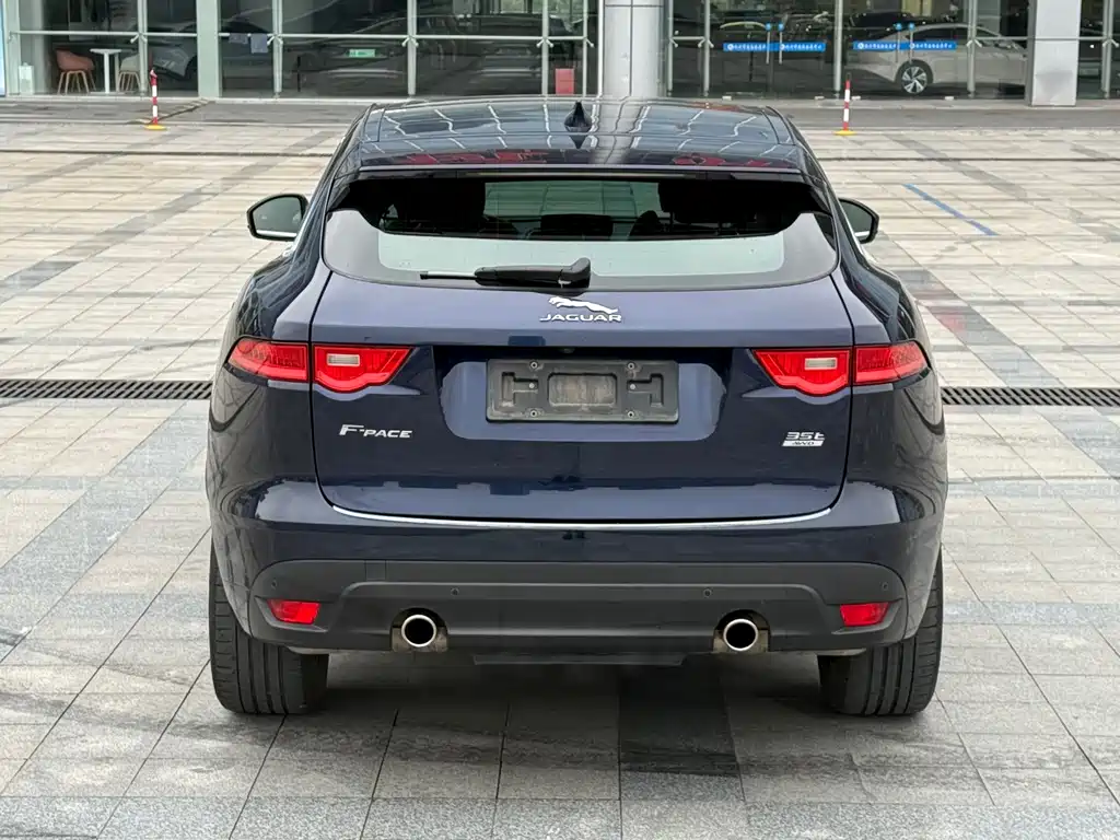 Jaguar F-PACE 2017 — фото 22