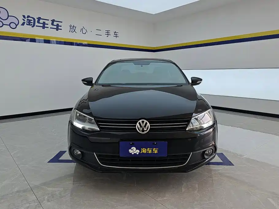 Volkswagen Sagitar 2015