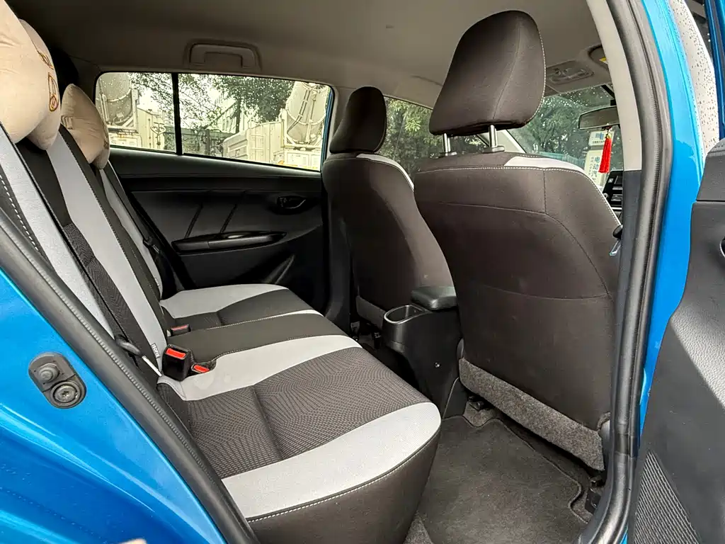 Toyota Yaris L 2020 — фото 9
