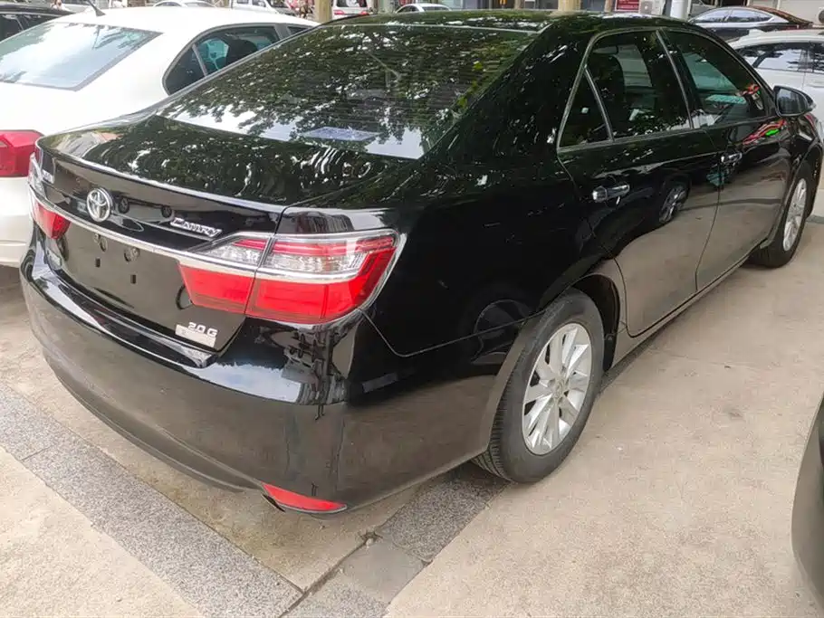 Toyota Camry 2015 — фото 3