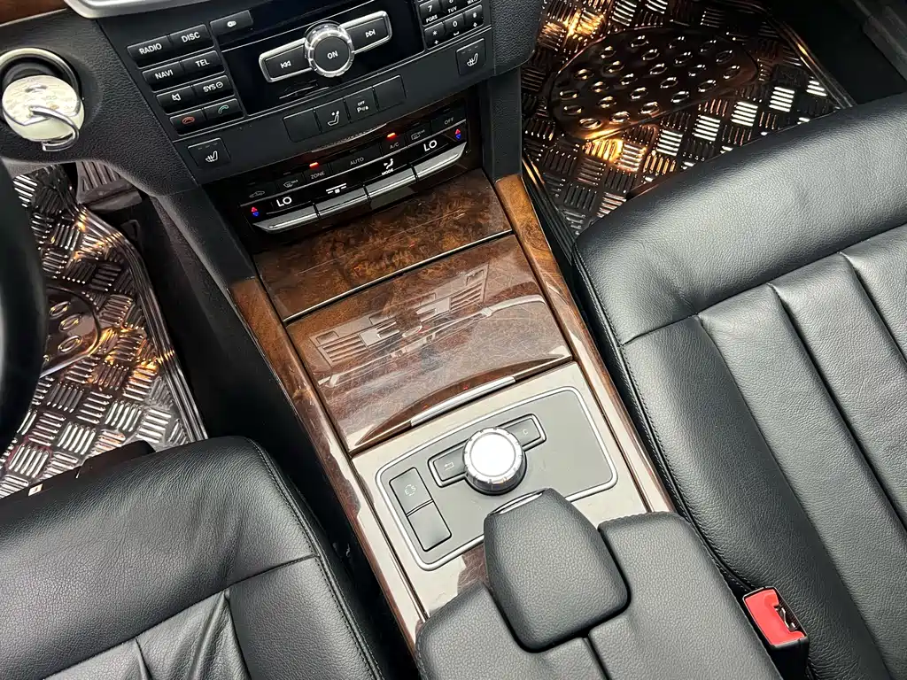Mercedes-Benz E-Class 2013 — фото 12