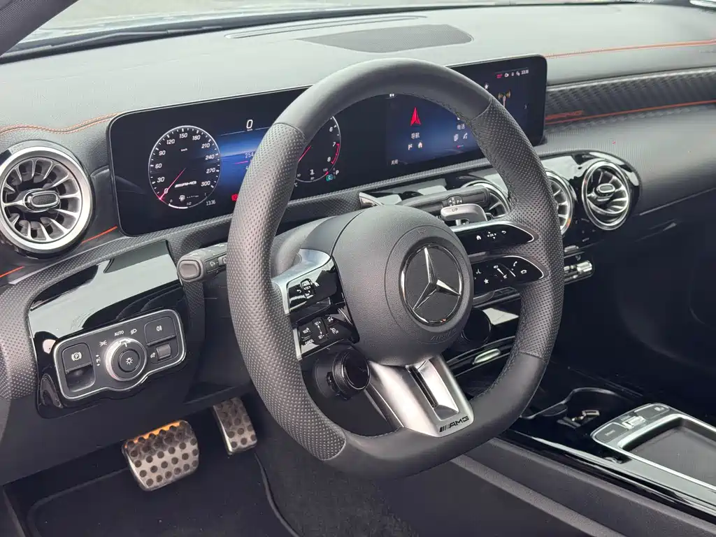 Mercedes-Benz A-Class AMG 2024 — фото 14