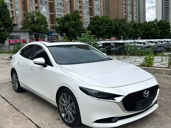 Mazda 3 Axela 2021