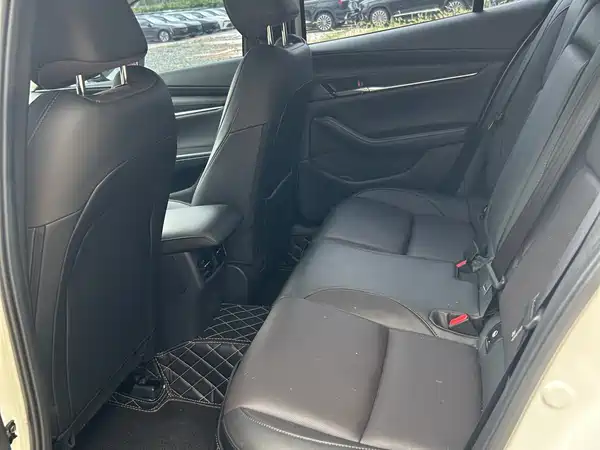 Mazda 3 Axela 2021