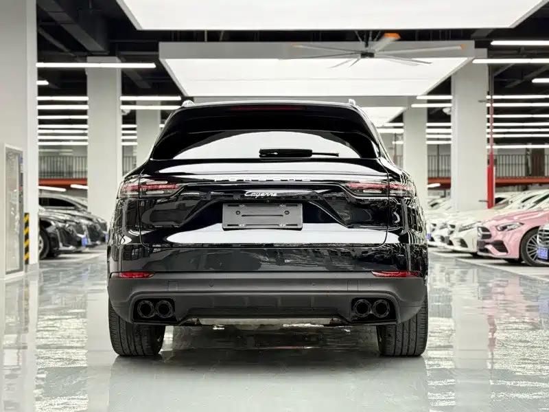 Porsche Cayenne 2019 — фото 12