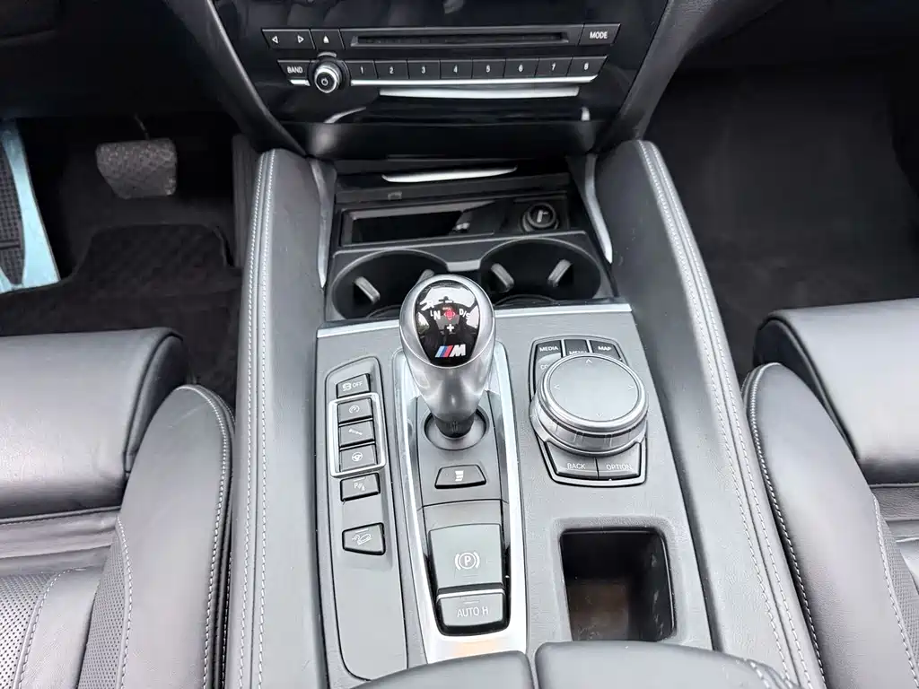 BMW X5 M 2018 — фото 14
