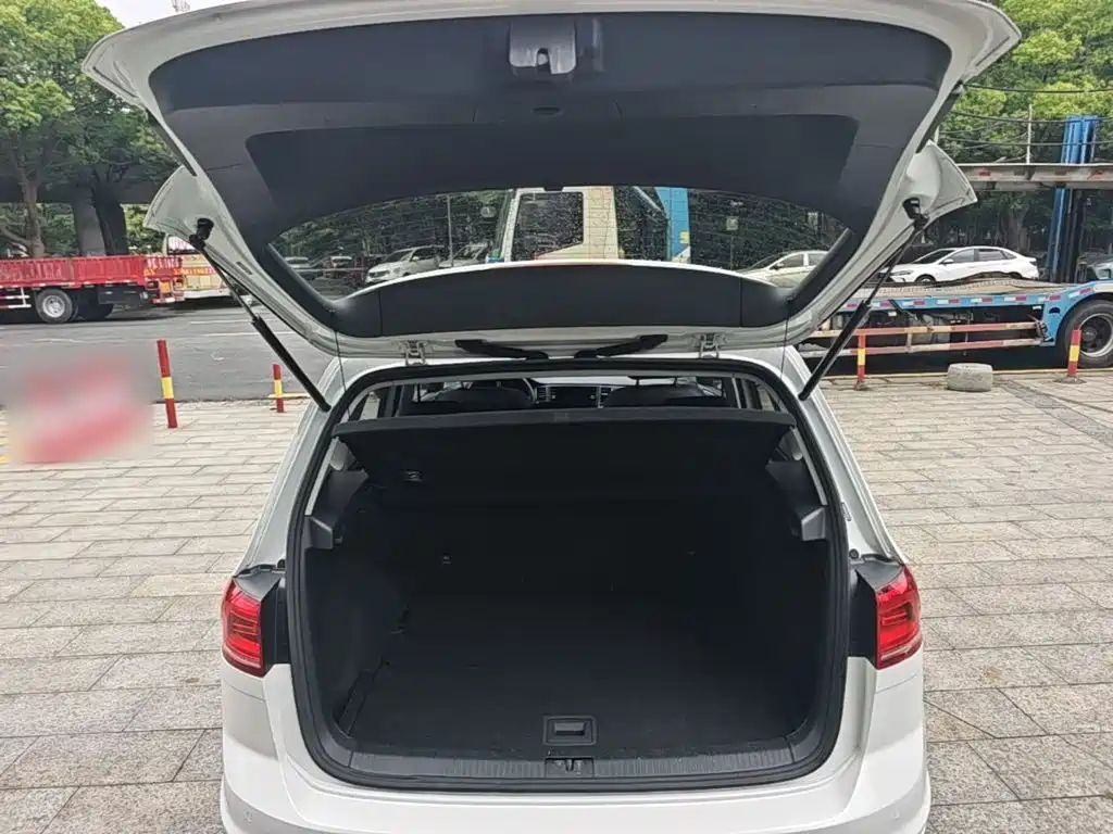 Volkswagen Golf Sportsvan 2017 — фото 19